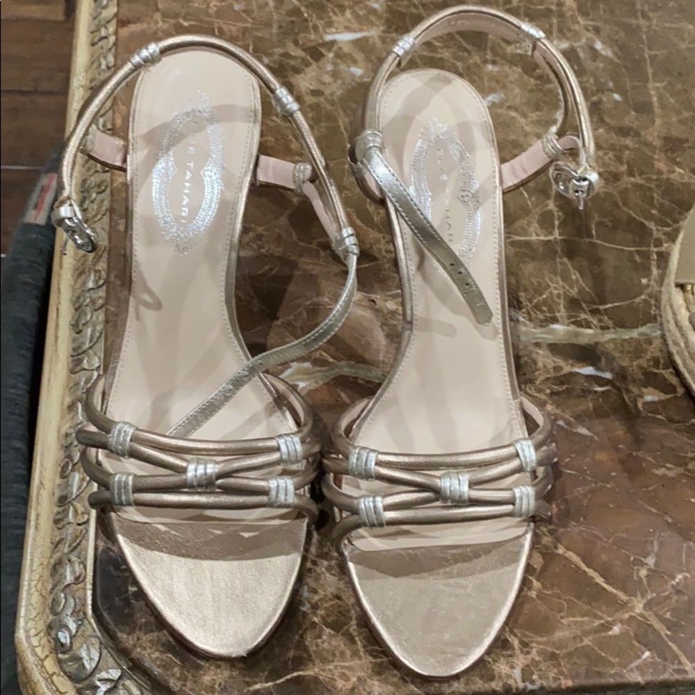 Cute small heels. Not too high.